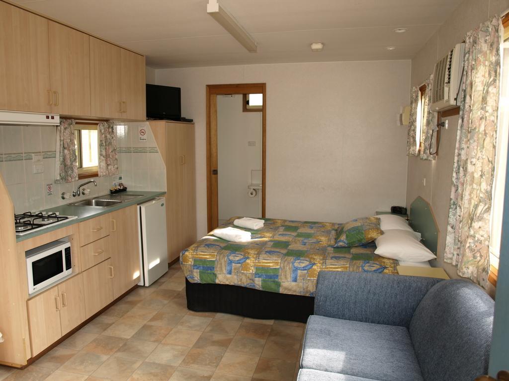 Cowra Holiday Park חדר תמונה