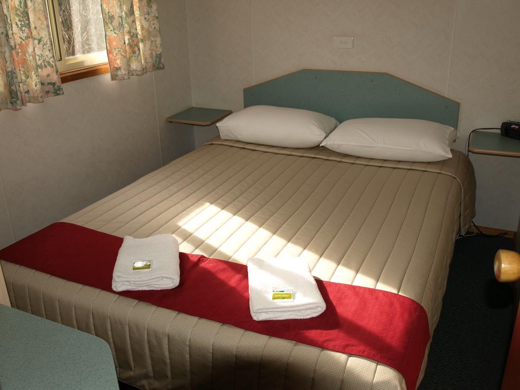 Cowra Holiday Park חדר תמונה