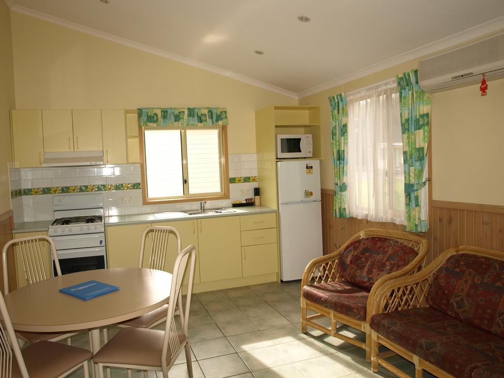 Cowra Holiday Park חדר תמונה