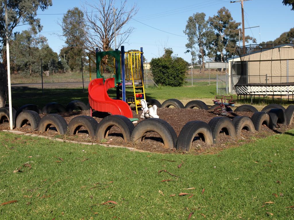 Cowra Holiday Park מראה חיצוני תמונה